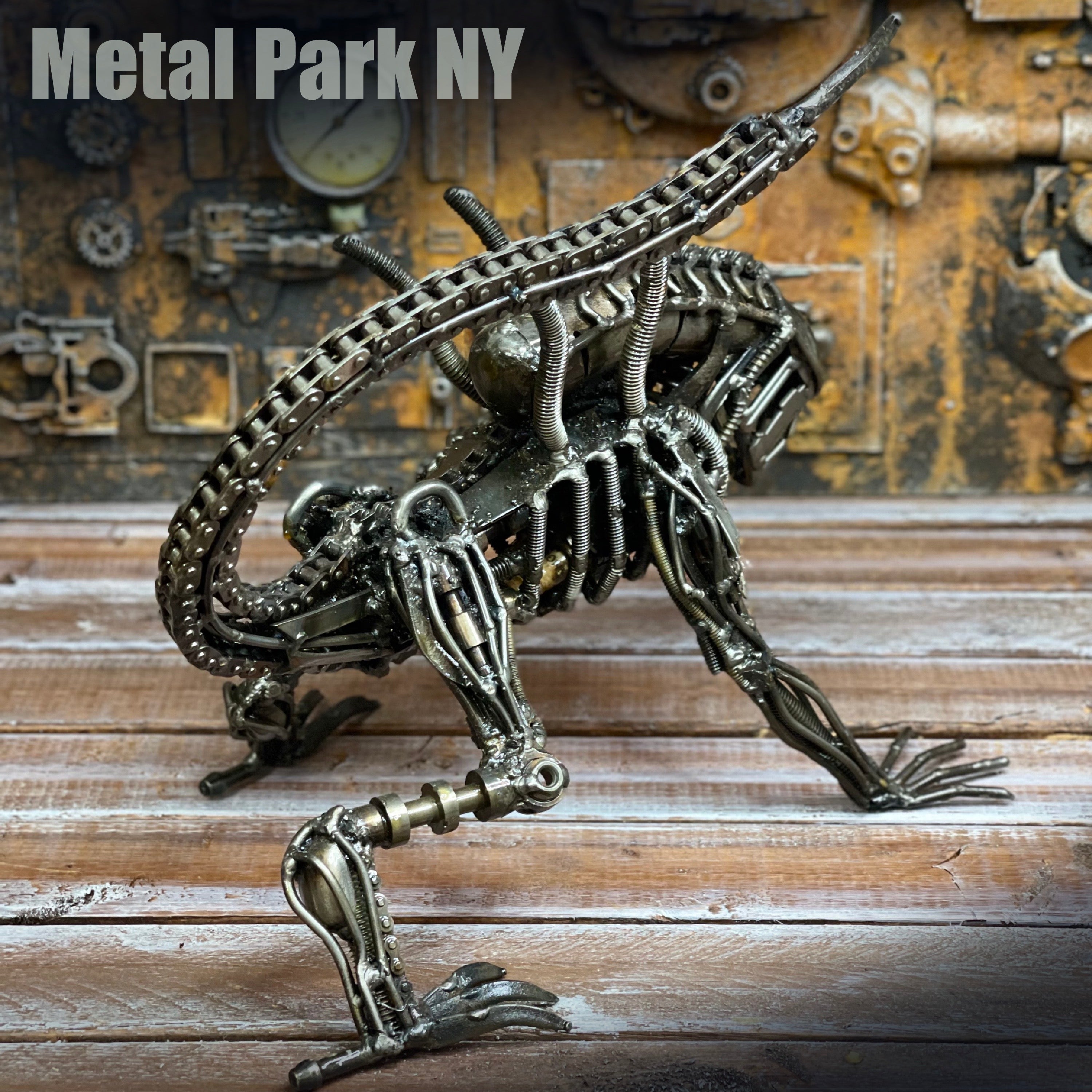 ALIEN WARRIOR XL Scrap Metal Sculpture – Metal Park NY