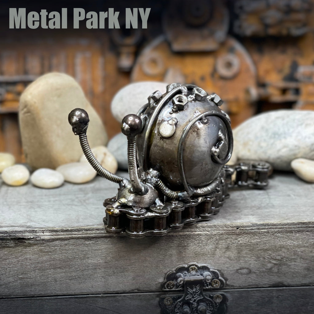 MECHANICAL SNAIL