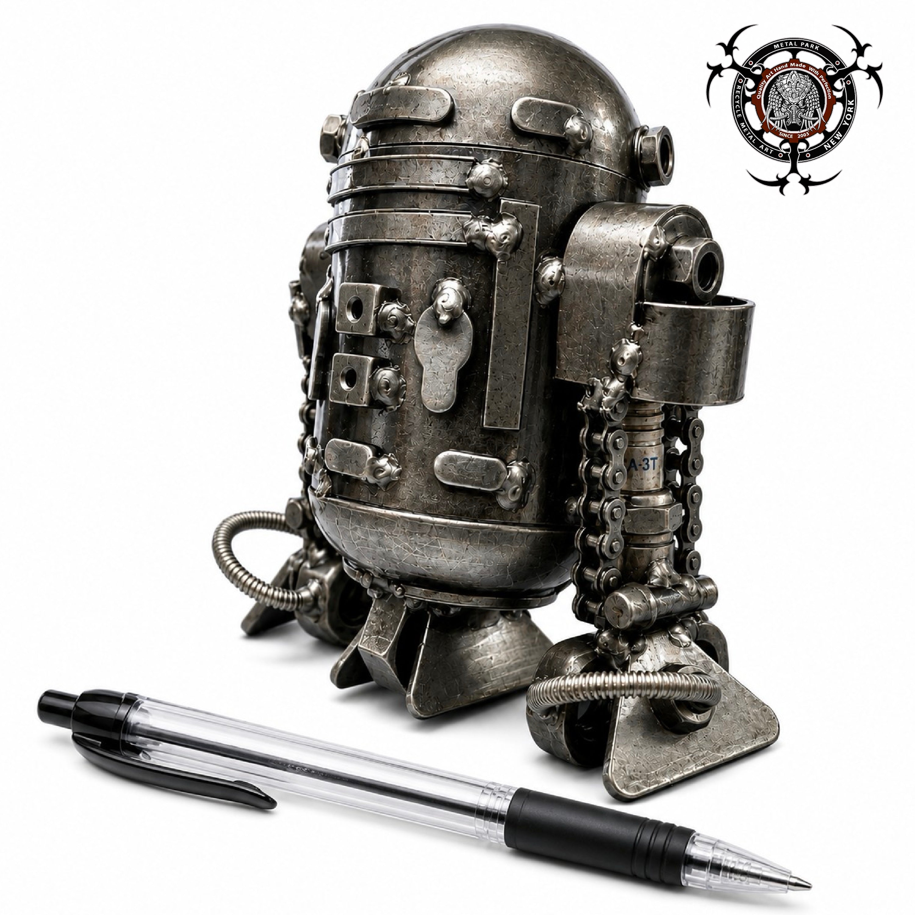 R2 PEN HOLDER