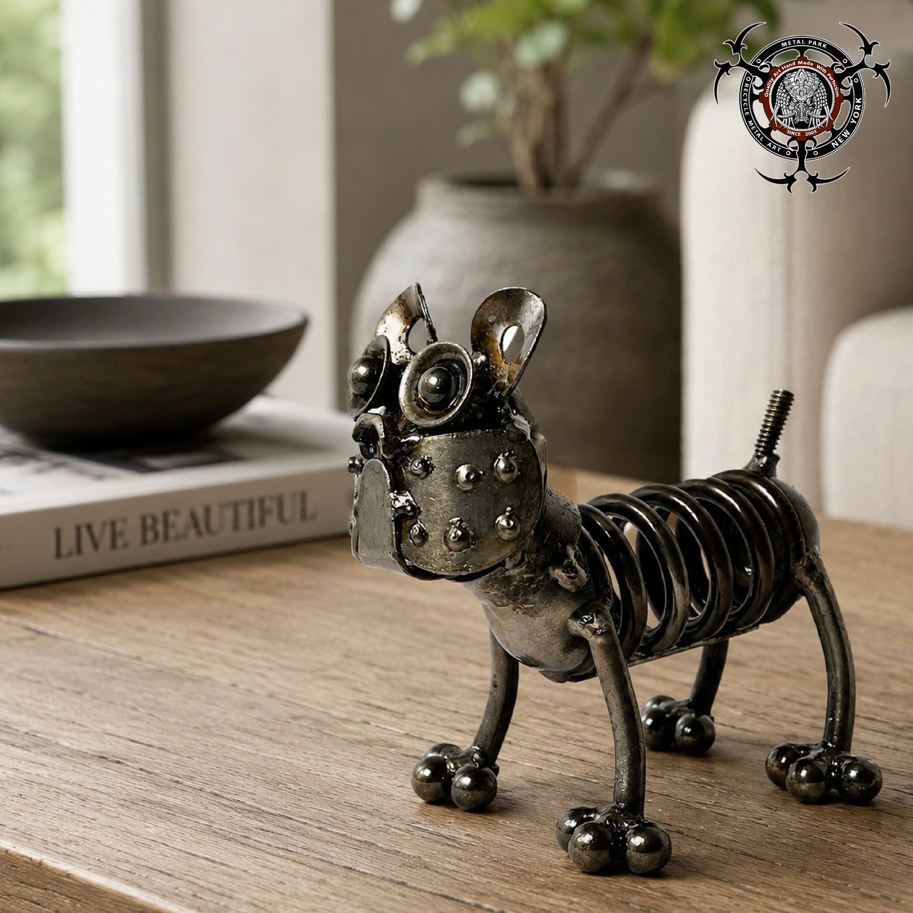 FRENCH BULLDOG
