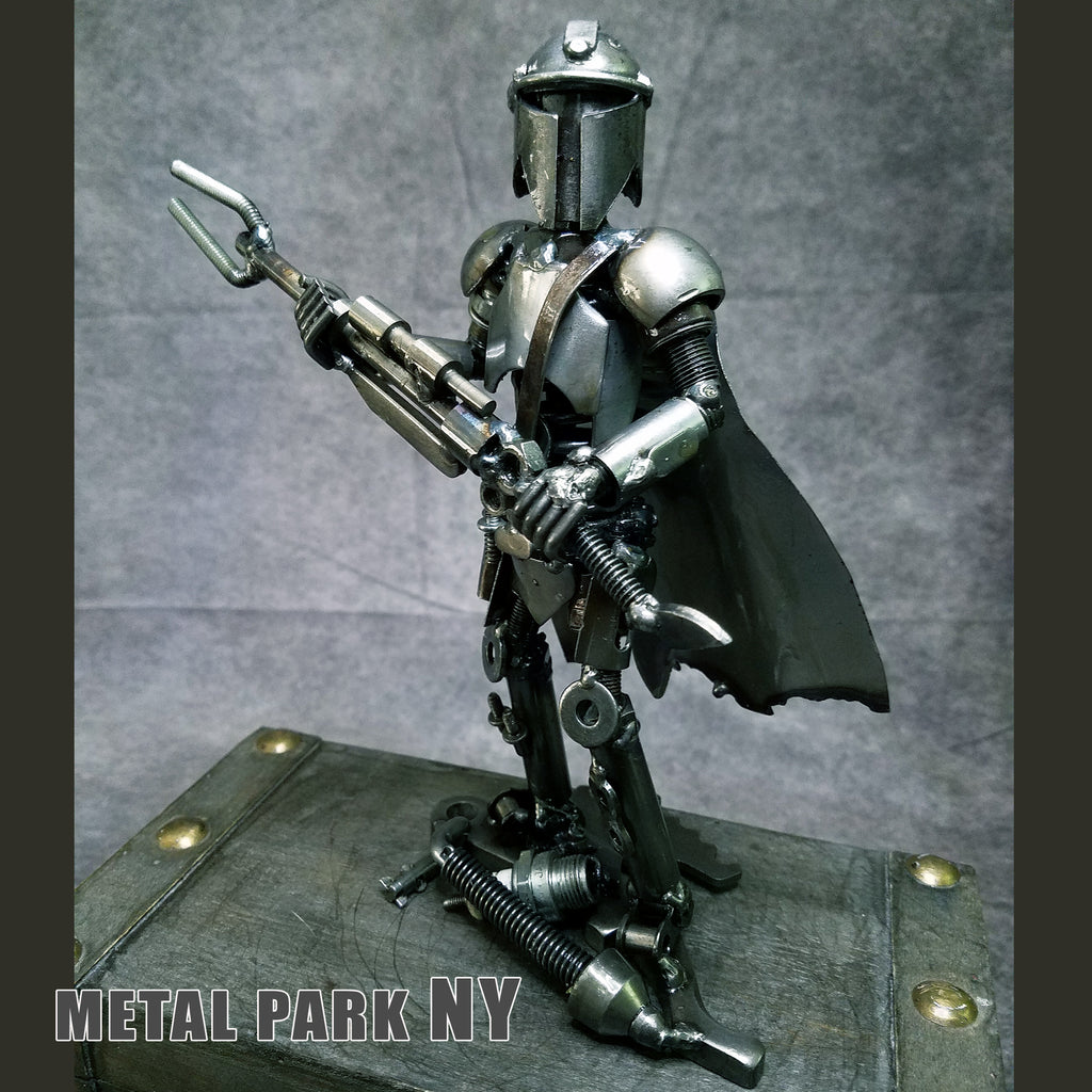 MAN HUNTER - Small