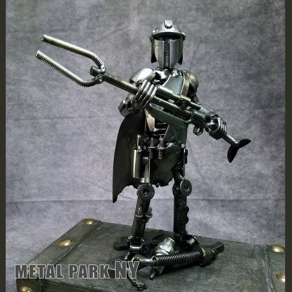 MAN HUNTER - Small